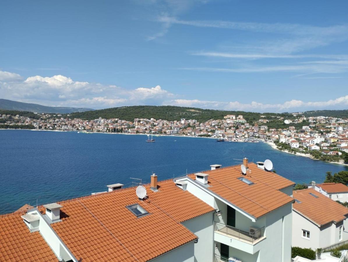 Apartment Kvesic Trogir Exterior photo